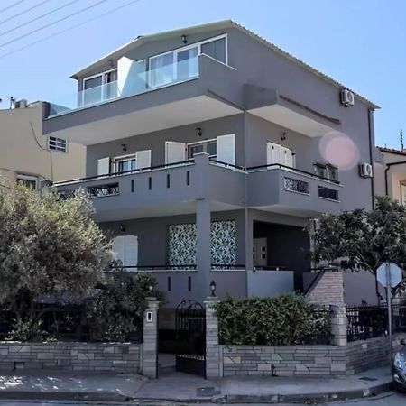 Glykanisos Suites Nea Peramos  Ngoại thất bức ảnh
