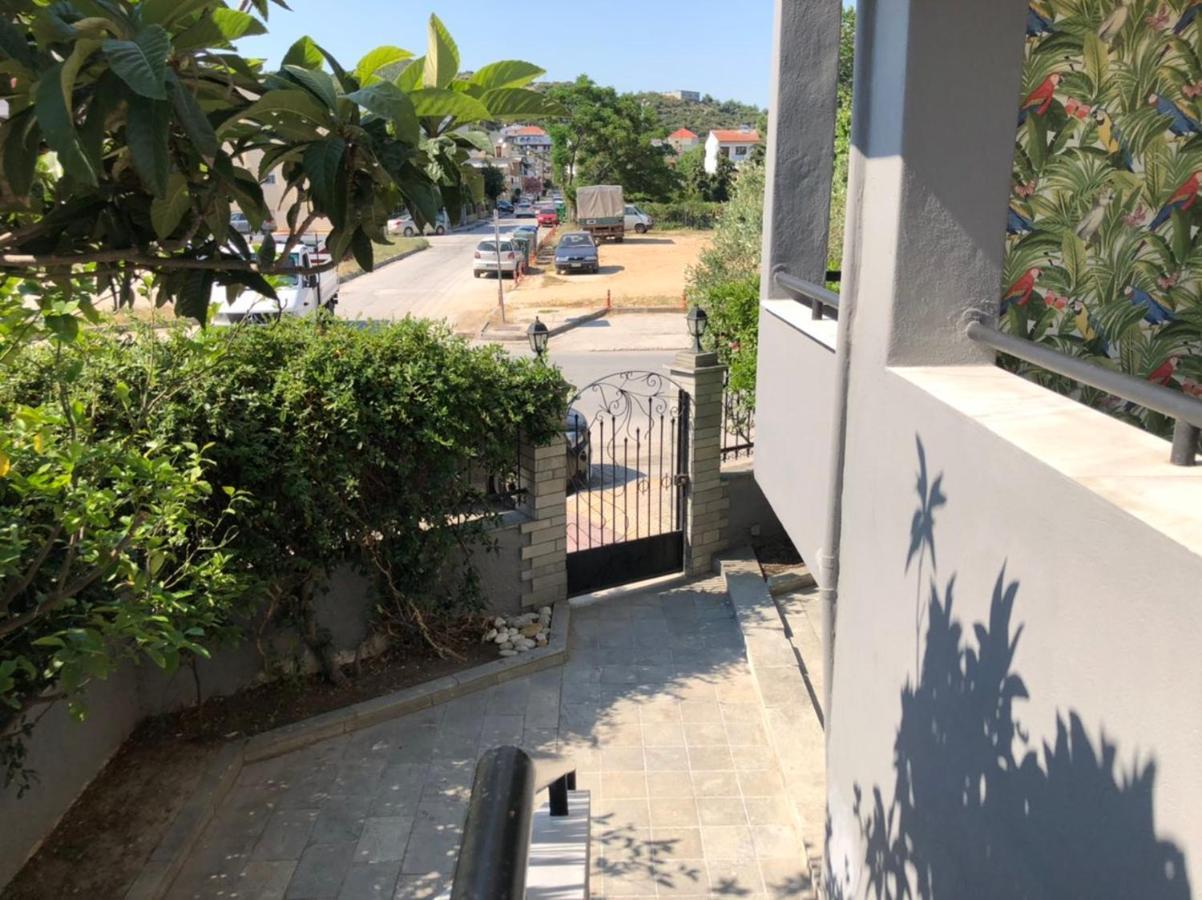 Glykanisos Suites Nea Peramos  Ngoại thất bức ảnh
