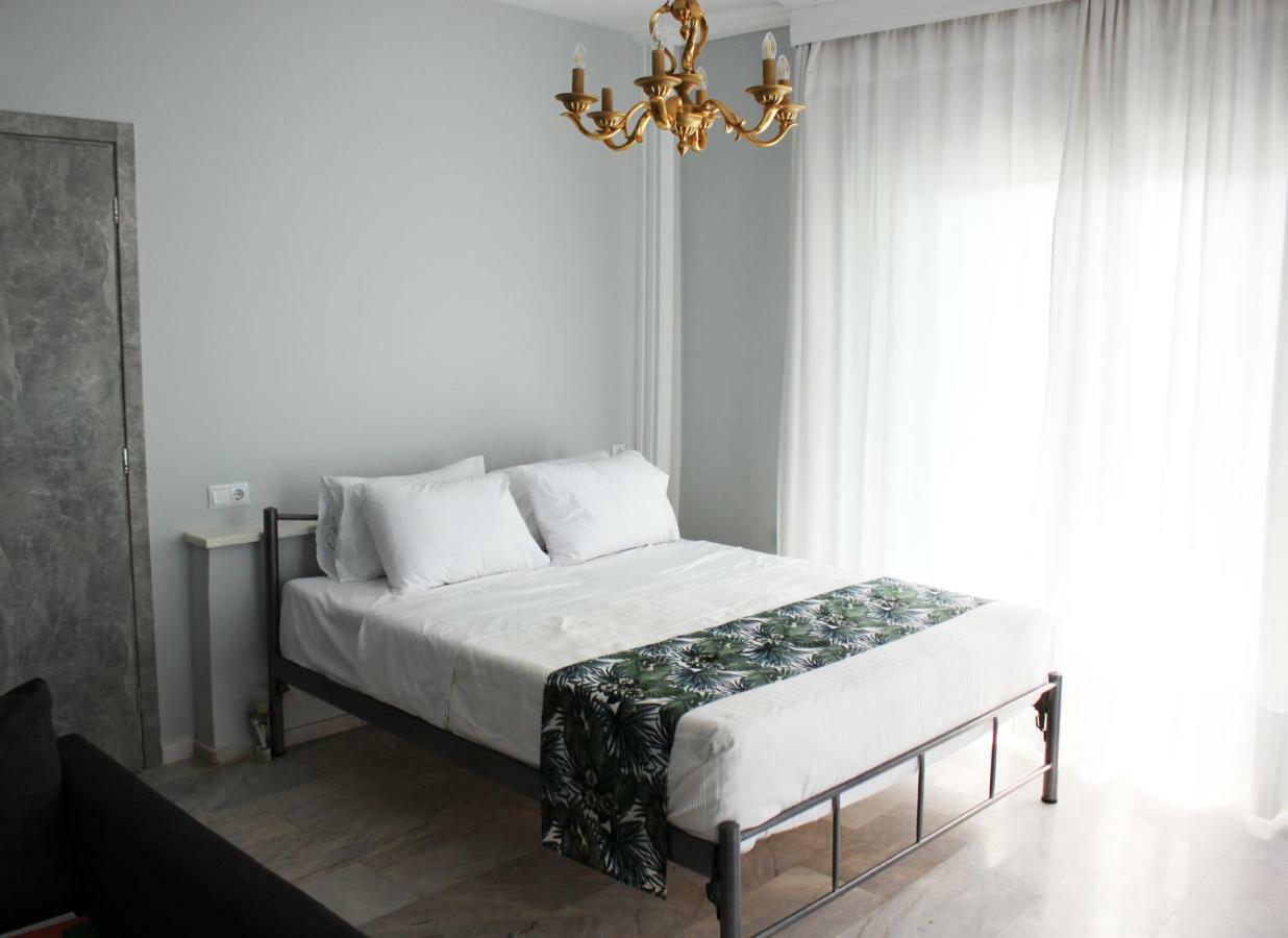 Glykanisos Suites Nea Peramos  Ngoại thất bức ảnh