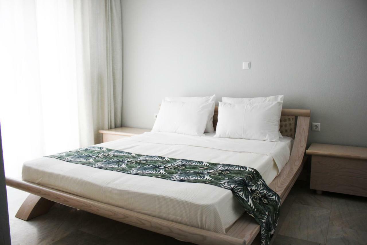 Glykanisos Suites Nea Peramos  Ngoại thất bức ảnh