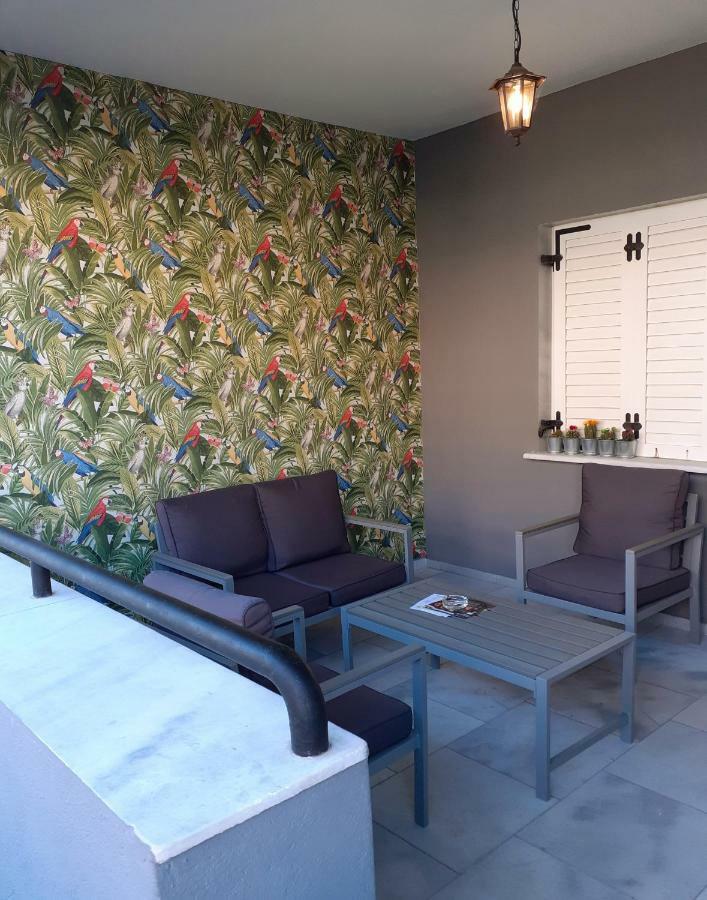 Glykanisos Suites Nea Peramos  Ngoại thất bức ảnh