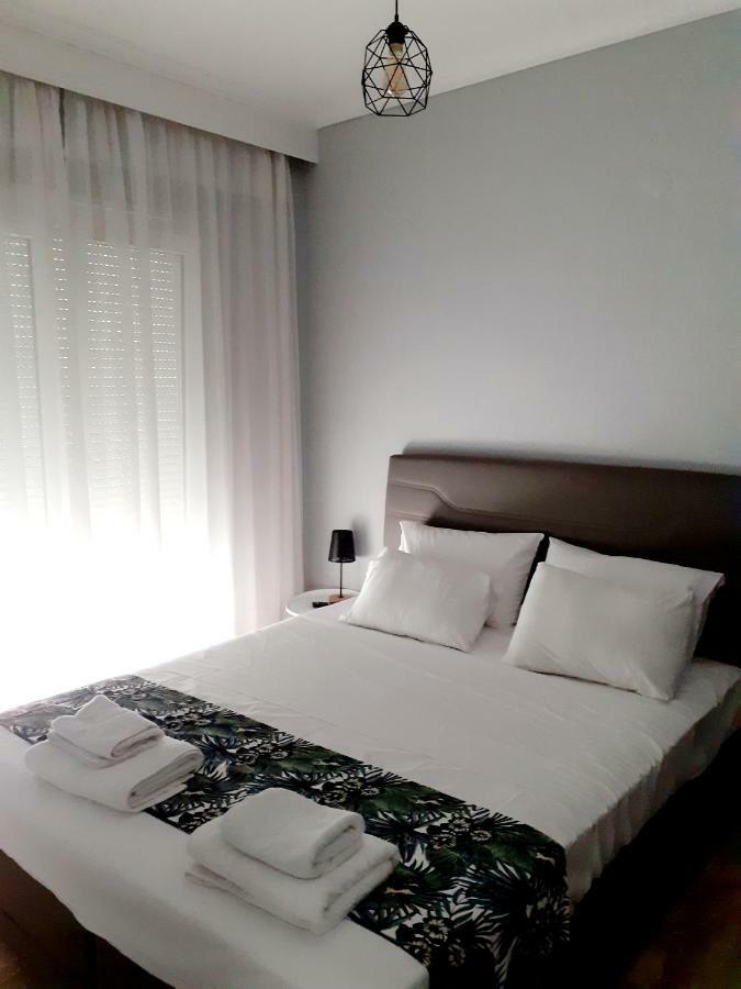 Glykanisos Suites Nea Peramos  Ngoại thất bức ảnh